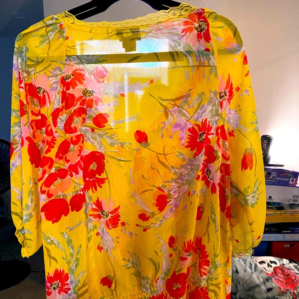 Large Floral Women’s Blouses